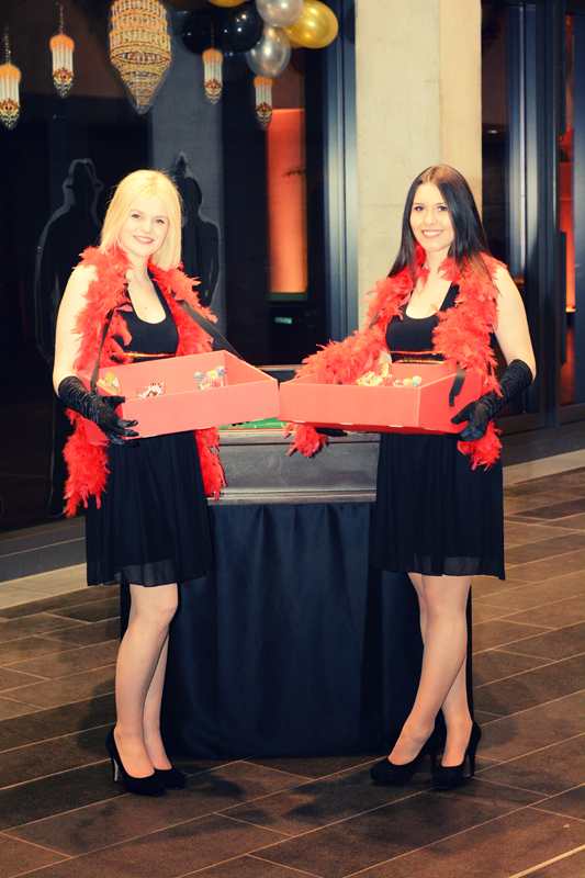 Candygirls mit Bauchladen