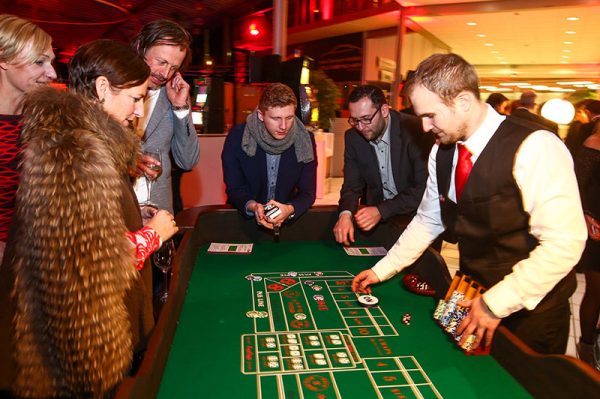 Mobiles Craps mit Spielern